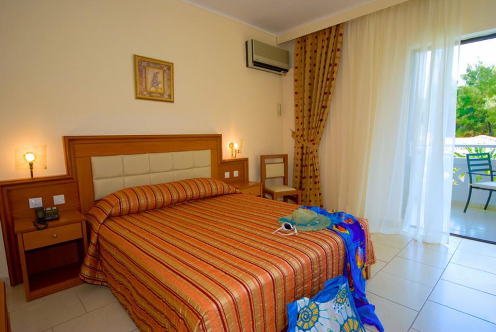 Porfi Beach Hotel Nikíti Kültér fotó